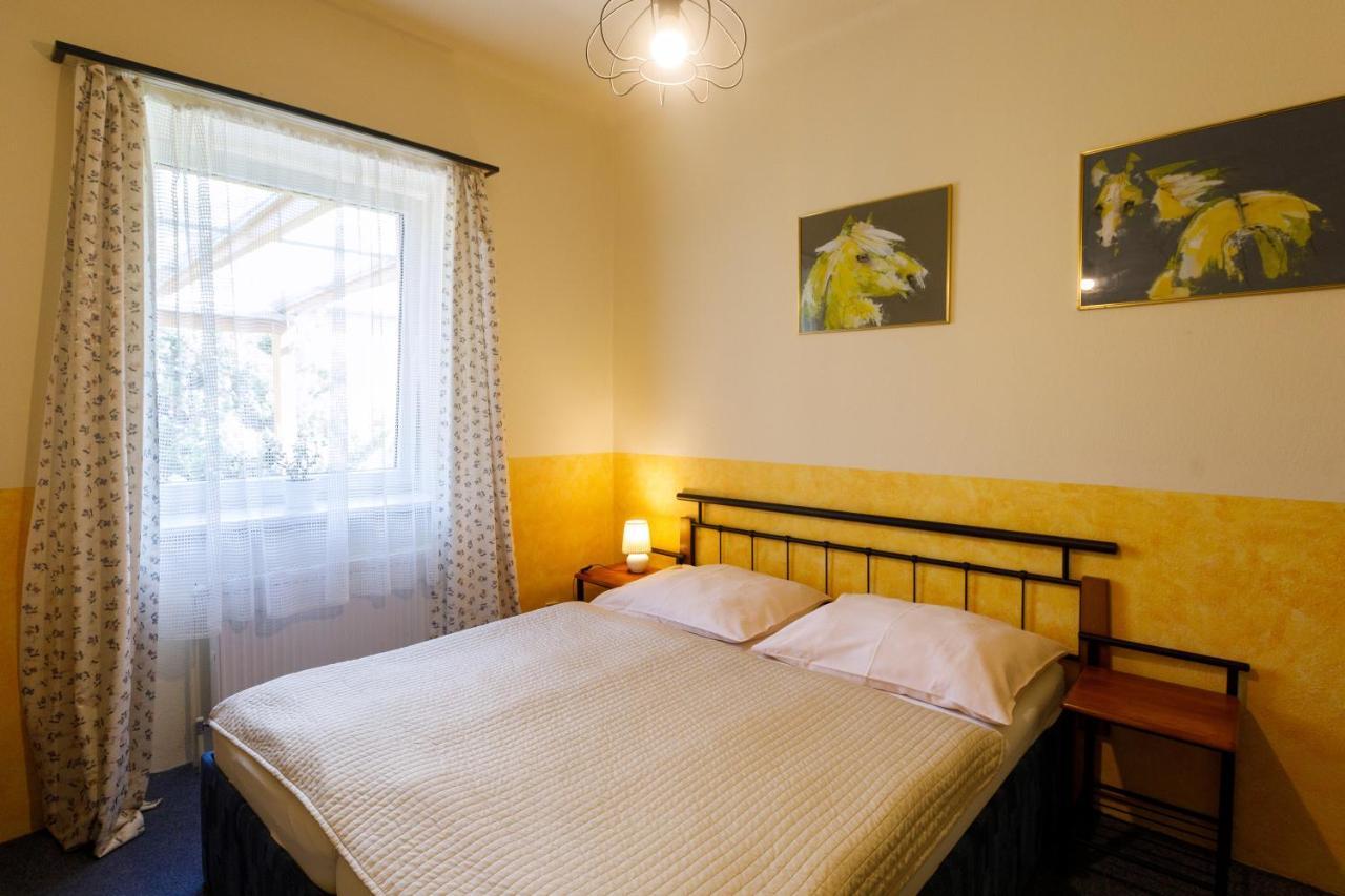 Hotel Atlas Ceske Budejovice Ngoại thất bức ảnh