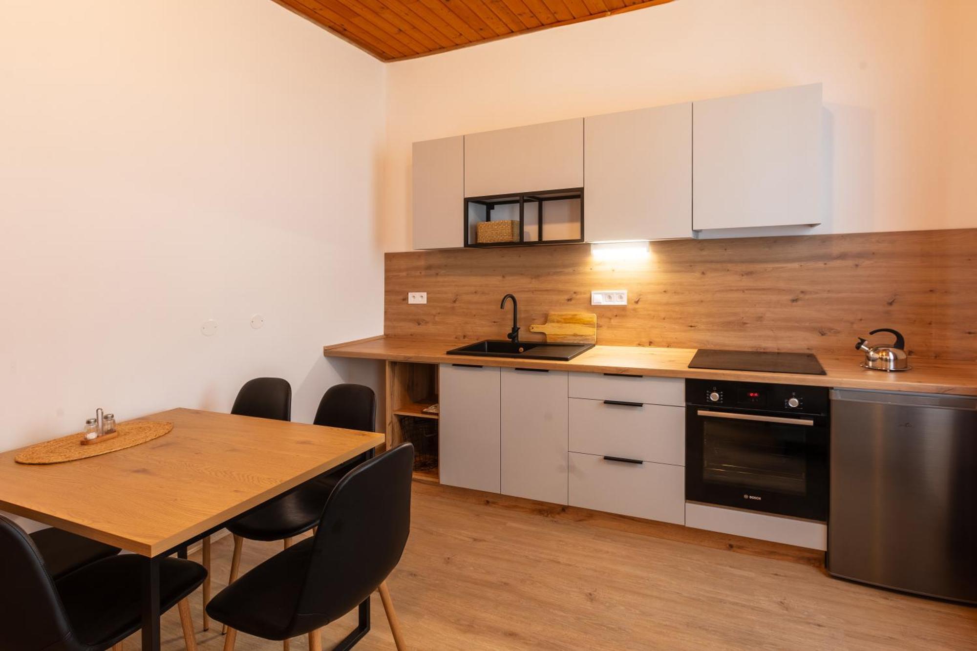 Hotel Atlas Ceske Budejovice Ngoại thất bức ảnh