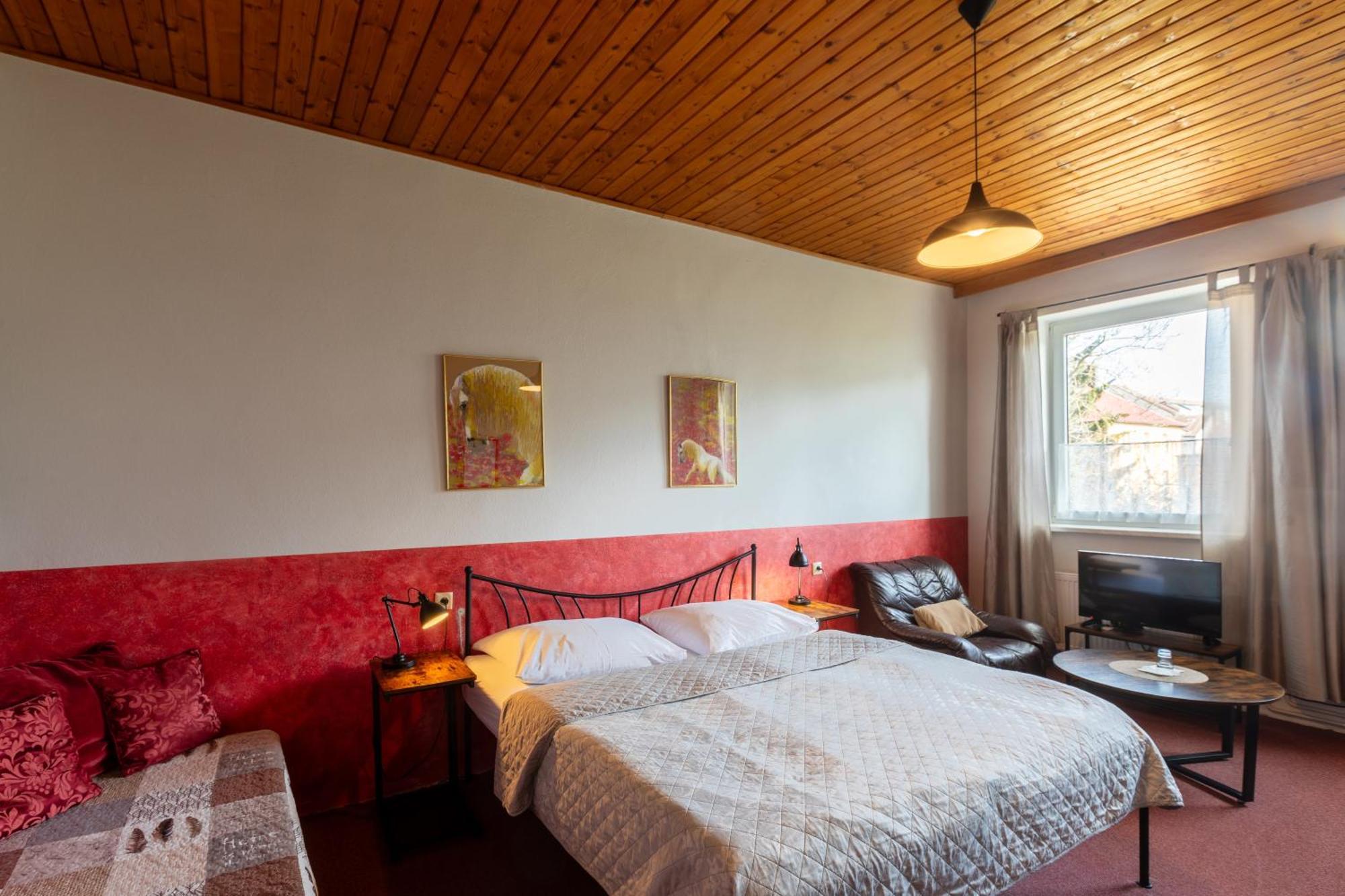 Hotel Atlas Ceske Budejovice Ngoại thất bức ảnh