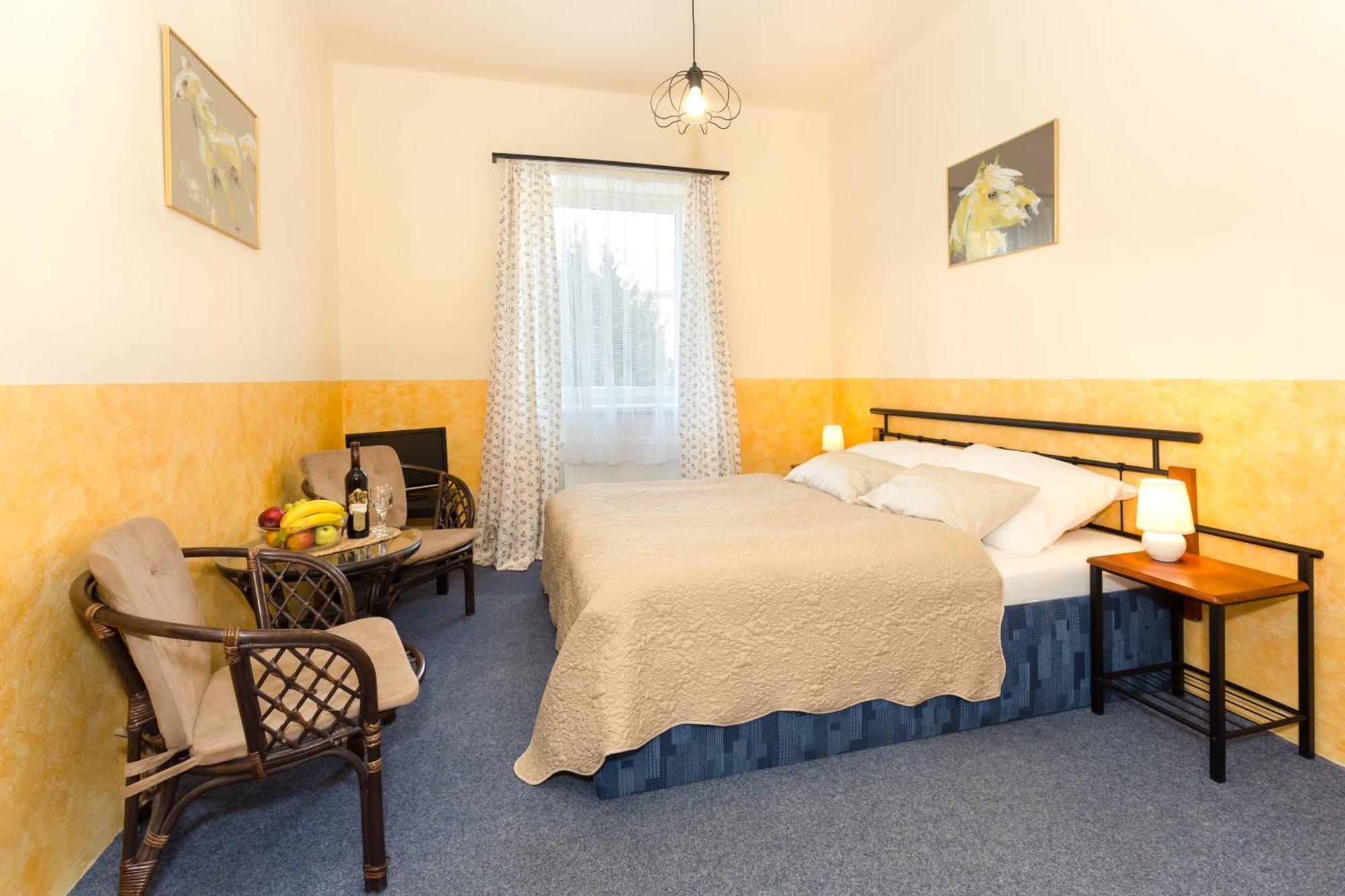 Hotel Atlas Ceske Budejovice Phòng bức ảnh